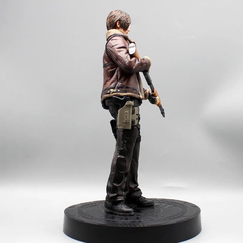 Figurine Leon S. Kennedy Resident Evil 33 cm RetroVerse
